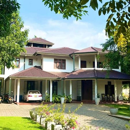 Golden Residence อนุราธปุระ ภายนอก รูปภาพ