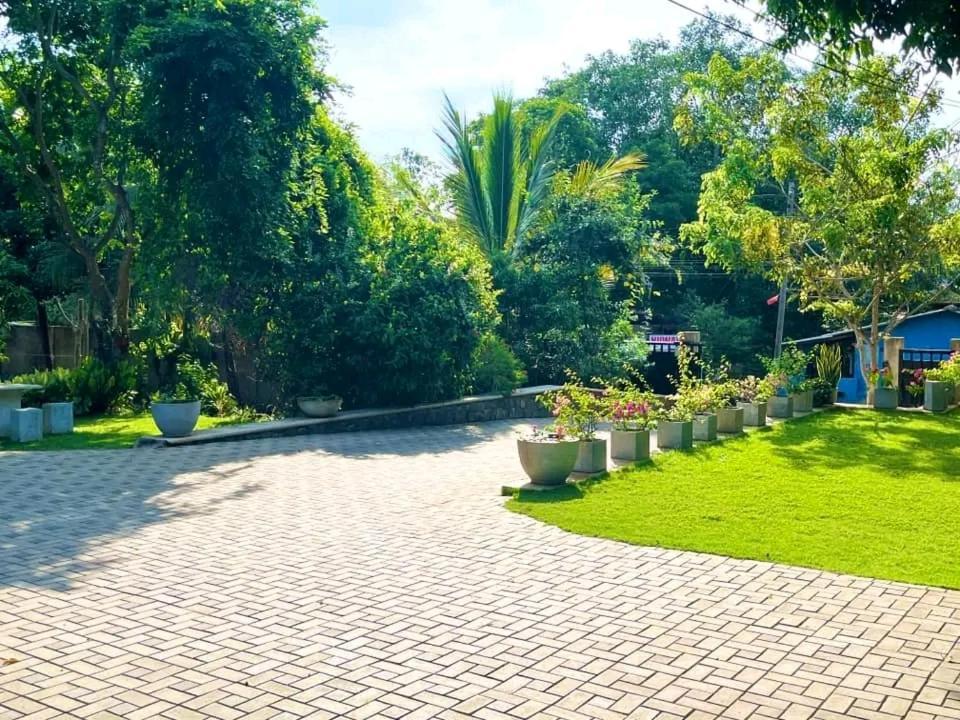 Golden Residence อนุราธปุระ ภายนอก รูปภาพ