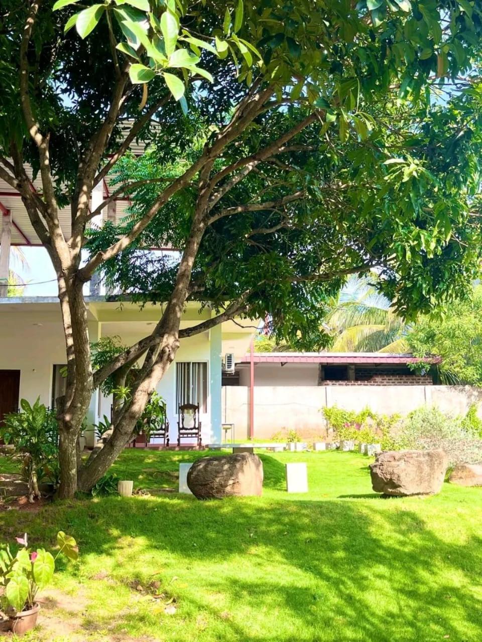 Golden Residence อนุราธปุระ ภายนอก รูปภาพ
