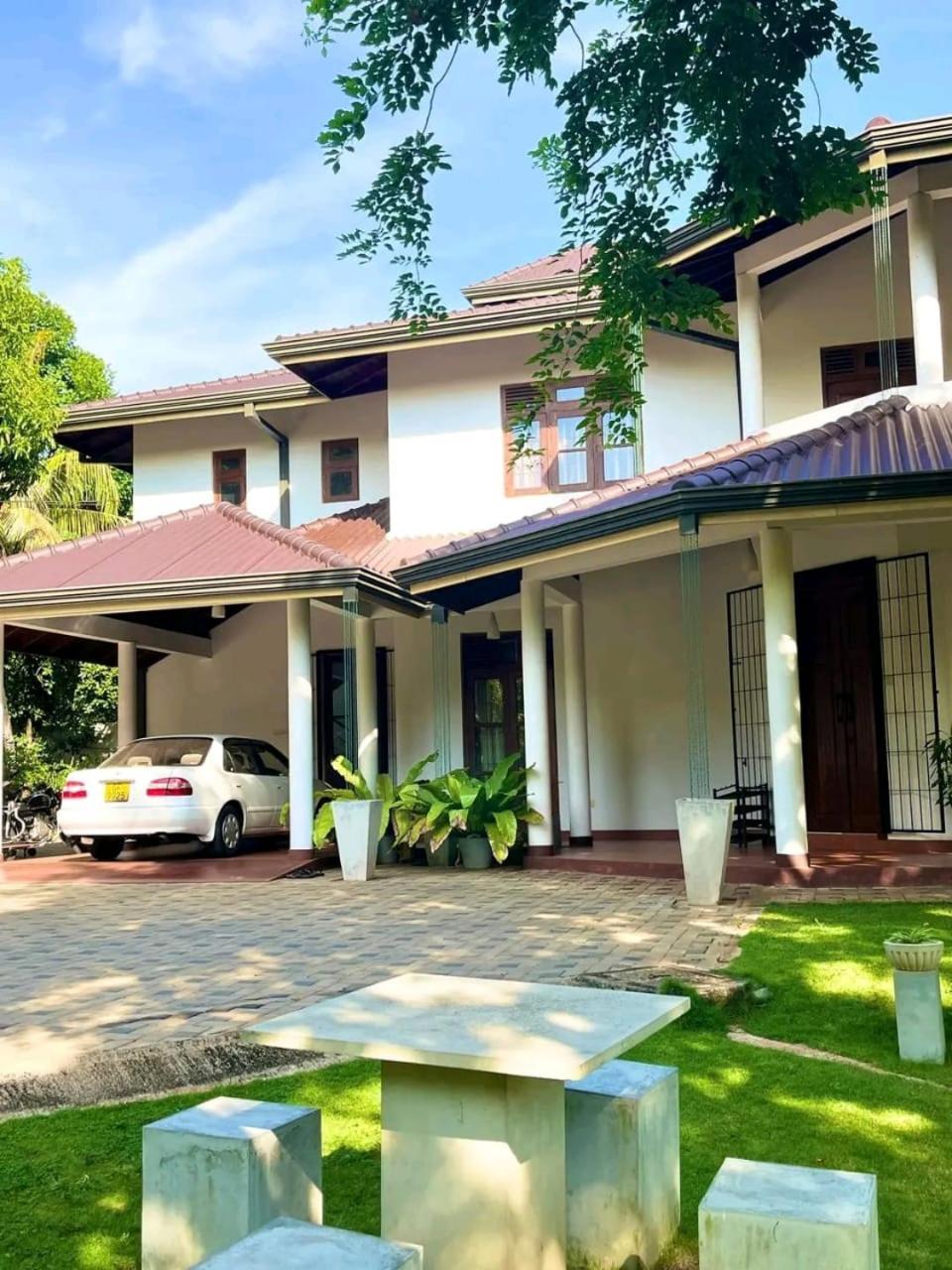 Golden Residence อนุราธปุระ ภายนอก รูปภาพ