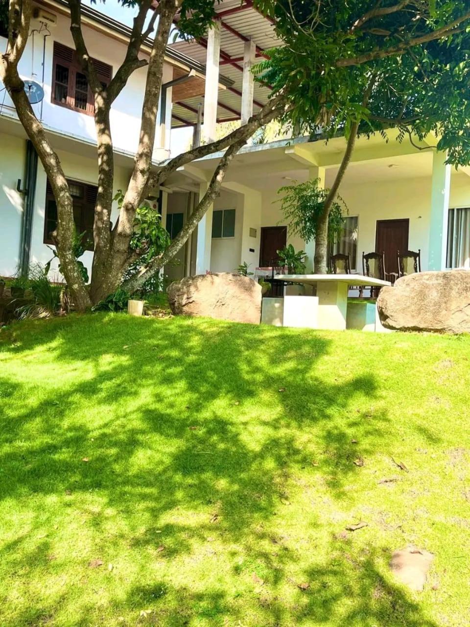 Golden Residence อนุราธปุระ ภายนอก รูปภาพ
