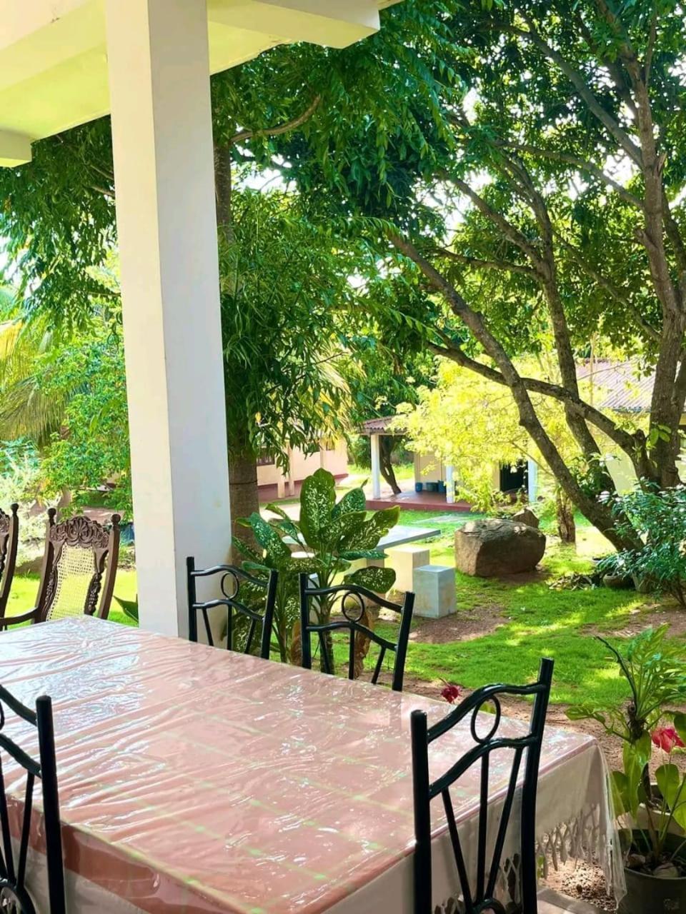 Golden Residence อนุราธปุระ ภายนอก รูปภาพ